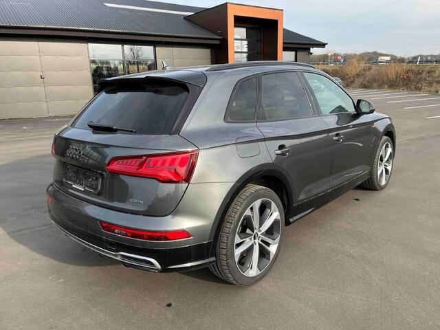 Audi Q5 45 TFSI quattro S edition 245PK Luchtvering 21" Velgen Zwart Optiek Carbon Keyless Go trekhaak Audi virtual cockpit