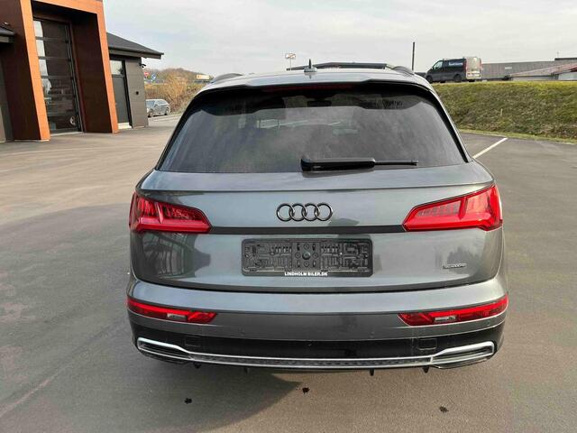 Audi Q5 45 TFSI quattro S edition 245PK Luchtvering 21" Velgen Zwart Optiek Carbon Keyless Go trekhaak Audi virtual cockpit