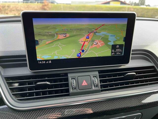 Audi Q5 45 TFSI quattro S edition 245PK Luchtvering 21" Velgen Zwart Optiek Carbon Keyless Go trekhaak Audi virtual cockpit