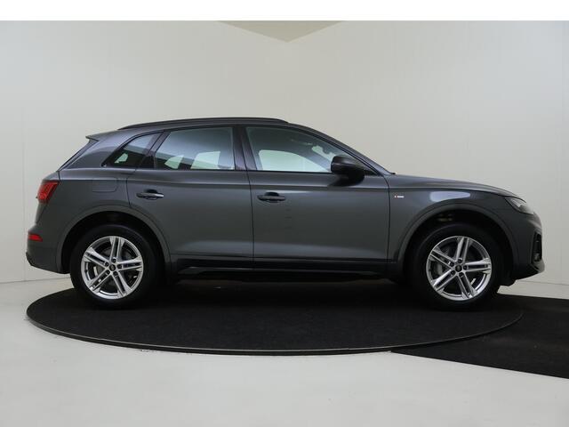 Audi Q5 50 TFSI e S edition | Trekhaak | Virual cockpit | Stoelverwarming | 3-Zone airco | S-line interieur | Elektrische achterklep | Parkeersensoren |