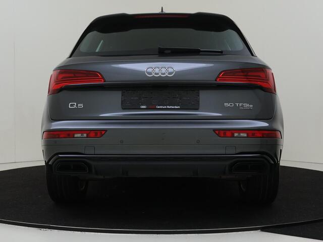 Audi Q5 50 TFSI e S edition | Trekhaak | Virual cockpit | Stoelverwarming | 3-Zone airco | S-line interieur | Elektrische achterklep | Parkeersensoren |