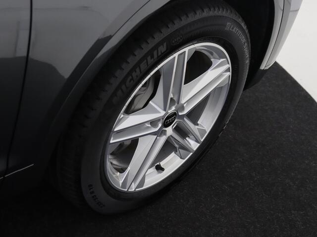 Audi Q5 50 TFSI e S edition | Trekhaak | Virual cockpit | Stoelverwarming | 3-Zone airco | S-line interieur | Elektrische achterklep | Parkeersensoren |