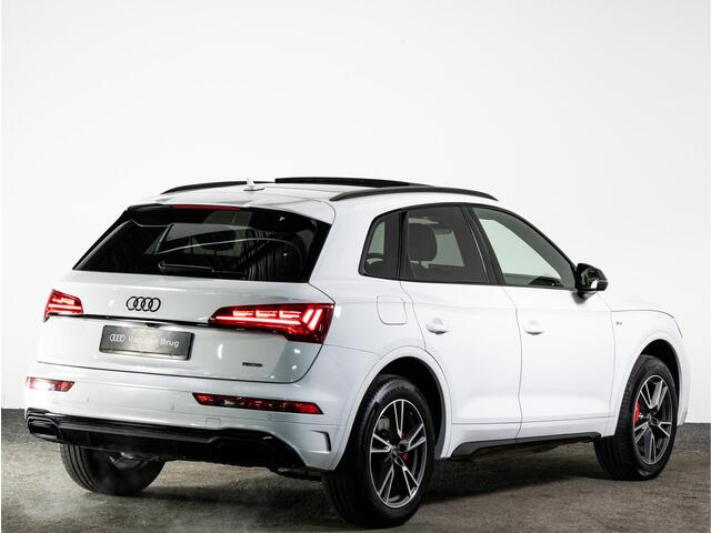 Audi Q5 S-Line 50 TFSI e 299 PK QUATTRO | Panoramadak | Black Edition | Stoelverwarming | Side-Assist | LED Matrix | Adaptieve Cruise |
