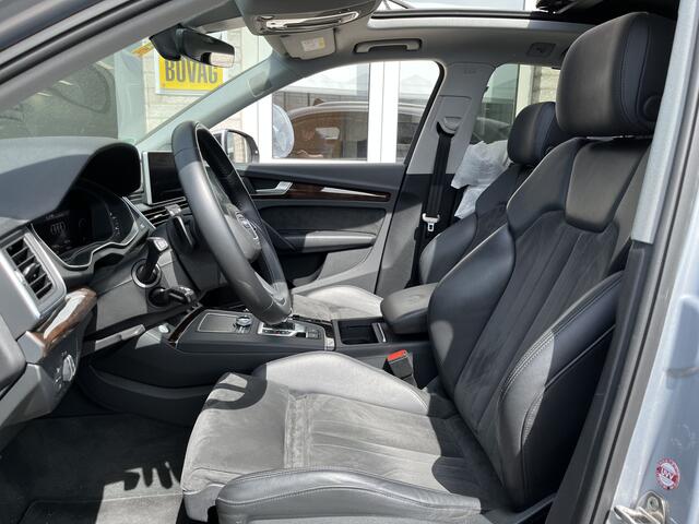 Audi Q5 55 TFSI e quattro S-Line / AUTOMAAT/ PANO/ LUCHTVERING/ NAVI/ ELEK. ACHTERKLEP/ STUUR+STOEL VERWARM. V+A/ PARK. SENSOREN V+A/ CAMERA/ KEYLESS/ ACC/ BLUETOOTH/ DAB/ LED/ DRIVE SELECT/ 20'' LMV