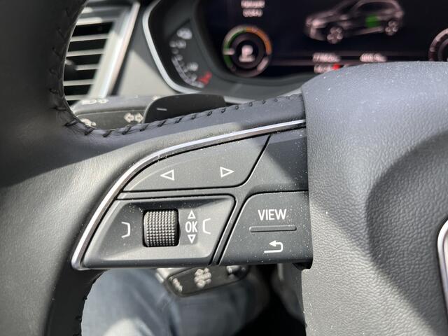 Audi Q5 55 TFSI e quattro S-Line / AUTOMAAT/ PANO/ LUCHTVERING/ NAVI/ ELEK. ACHTERKLEP/ STUUR+STOEL VERWARM. V+A/ PARK. SENSOREN V+A/ CAMERA/ KEYLESS/ ACC/ BLUETOOTH/ DAB/ LED/ DRIVE SELECT/ 20'' LMV