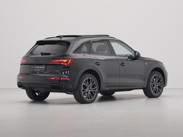 Audi Q5 55 TFSI e PHEV 367 pk S edition Competition Panoramadak Camera B&O Park Assist Trekhaak