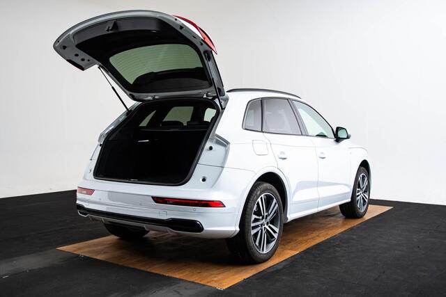 Audi Q5 2.0 TFSI quattro Sport Pro Line S S Line - Trekhaak - MMI navigatie plus - Verwarmbare voorstoelen - Pre sense basic - Interieurvoorverwarming - Parkeerhulp plus - Lichtpakket 2 - Buitenspiegels elektrisch verwarmbaar -