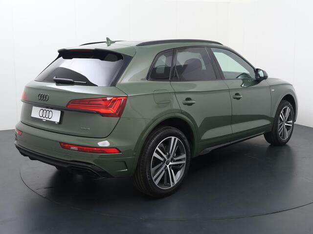 Audi Q5 S edition Competition 50 TFSI e 220 kW / 299 PK SU