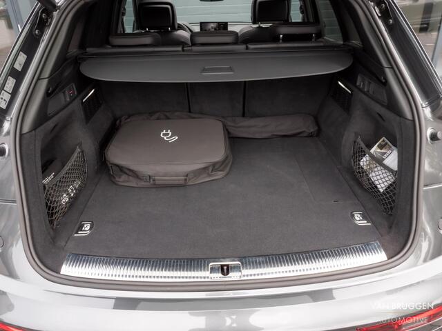 Audi Q5 50 TFSI e S-Line Pano Trekhaak Camera BTW ACC Sfeer CarPlay