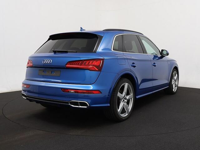 Audi Q5 55 TFSI e quattro Competition Sport | LED Matrix | Pano | Luchtvering | B&O | Trekhaak | Stoelverwarming | Hulppakket stad + tour | Standkac 10-2020 93.320 KM