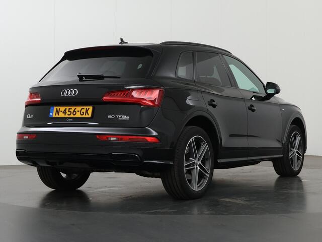 Audi Q5 55 TFSI e quattro Competition S-Line | Panoramadak | Sportstoelen | Digitale Cockpit | Camera | Black Pack | Stoelverwarming | Adaptieve Cruise Control | Elektrisch verstelbare stoelen | LED |
