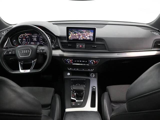 Audi Q5 55 TFSI e quattro Competition S-Line | Panoramadak | Sportstoelen | Digitale Cockpit | Camera | Black Pack | Stoelverwarming | Adaptieve Cruise Control | Elektrisch verstelbare stoelen | LED |