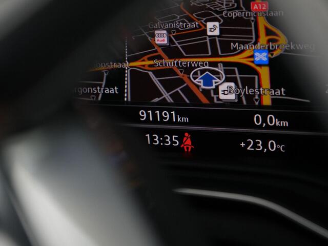 Audi Q5 55 TFSI e 367 pk S-tronic quattro Competition / S-Line | Panoramadak | Trekhaak | Leder/alcantara | Bang & Olufsen | Elektr. verstelbare stoelen | Achteruitrijcamera