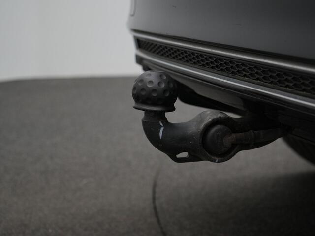 Audi Q5 55 TFSI e 367 pk S-tronic quattro Competition / S-Line | Panoramadak | Trekhaak | Leder/alcantara | Bang & Olufsen | Elektr. verstelbare stoelen | Achteruitrijcamera
