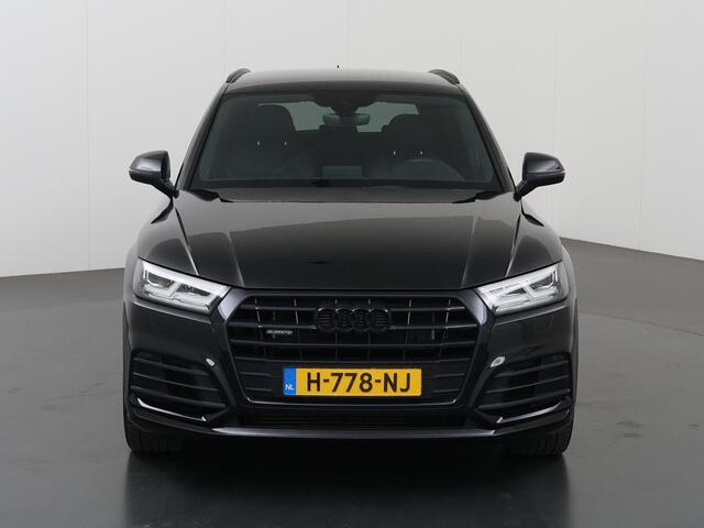 Audi Q5 50 TFSI e quattro S Line | Luchtvering | Parkeercamera| Navigatiesysteem | Elektr. Verstelbare Sportstoelen Met Geheugen | Cruise Control | Climate Control |