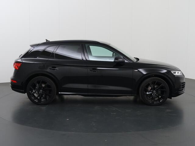Audi Q5 50 TFSI e quattro S Line | Luchtvering | Parkeercamera| Navigatiesysteem | Elektr. Verstelbare Sportstoelen Met Geheugen | Cruise Control | Climate Control |