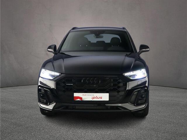 Audi Q5 55 TFSI e S edition | Luchtvering | Matrix | Carplay | Comfortsleutel | Tour | Parking | City | Zwart optiek| 20 inch | OLED | Elekt.verstbare-stoelen-Memory |