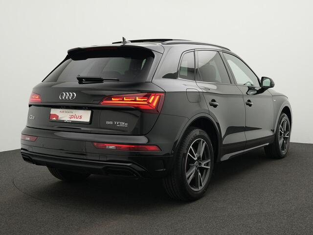 Audi Q5 55 TFSI e 367 pk S-tronic quattro S edition Competition / S-Line | Panoramadak | Fijnappa leder | Rondomzicht camera | Bang & Olufsen | Massage | Carbon
