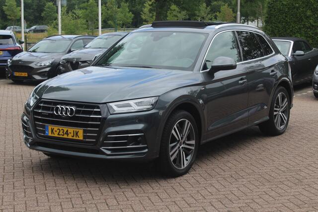 Audi Q5 55 TFSI e quattro Competition / Panoramadak / 360Camera / Luchtvering / RS Stoelen / 21'' / B&O / Matrix LED / Dodehoek / Virtual Cockpit / Navigatie / Stoelmassage / Tourpakket