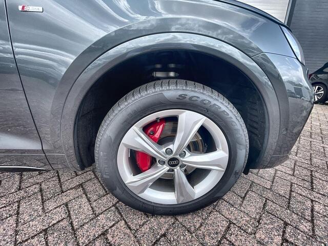 Audi Q5 Sportback 55 TFSIe 270kW/367PK S Line · Panoramadak · Leder · Trekhaak · Garantie tot september 2029 of 100000km.