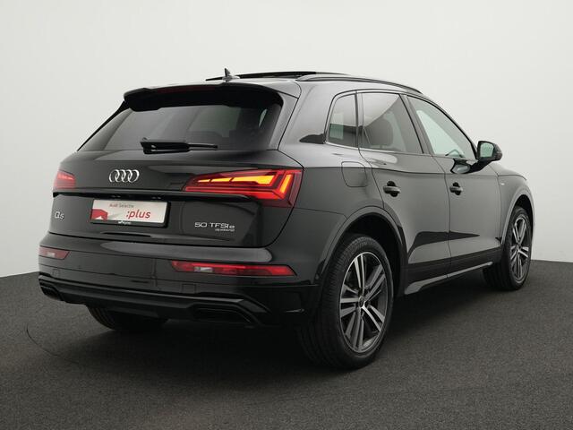 Audi Q5 50 TFSI e 299 pk S-tronic S edition / S-Line | Panoramadak | Geheugenstoel | Rondomzicht camera | Matrix LED | Leder/alcantara