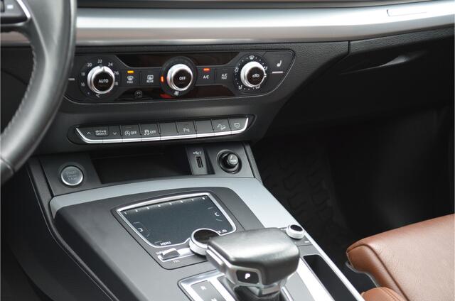 Audi Q5 2.0 TDI quattro Panoramadak Virtual cockpit Sportstoel Leer Achteruitrij camera