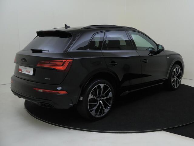 Audi Q5 55 TFSI e S edition Competition | Panoramadak | Trekhaak | Head-up display | Keyless | Dodehoek detectie | LED matrix verlichting | Virtual cockpit Plus |