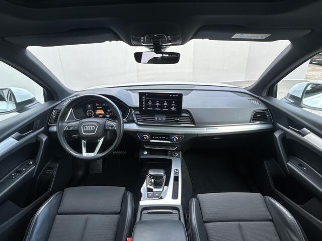 Audi Q5 55 TFSI e S edition Competition Automaat / S-Line / 22" velgen / Panoramadak / Wegklapbare Trekhaak (1.750 trekgewicht) / Android Auto / Apple Carplay