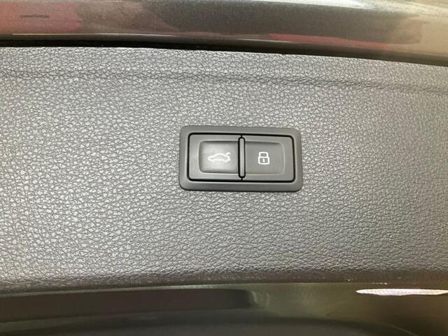 Audi Q5 50 TFSIe 299pk PHEV Quattro S Line int. / Head Up / Trekhaak / Matrix LED / Adaptive Cruise / Wordt Verwacht