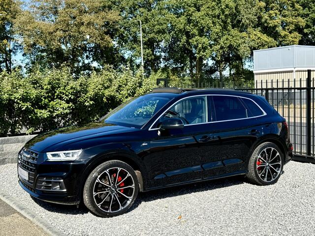 Audi Q5 55 TFSIe Quattro S-Line Pano|Luchtvering|ACC|Camera Zwart