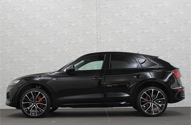 Audi Q5 Sportback 40 TFSI Benzine S-Line | ACC | Sfeerverlichting | Keyless-Entry | Matrix-LED | Virtual-Cockpit | Tour-Pakket | Black-Optic | Camera | Beker-Clima | 3-Zone Clima | Draadloos Laden | Zonwering | 6 mnd. BOVAG Garantie |