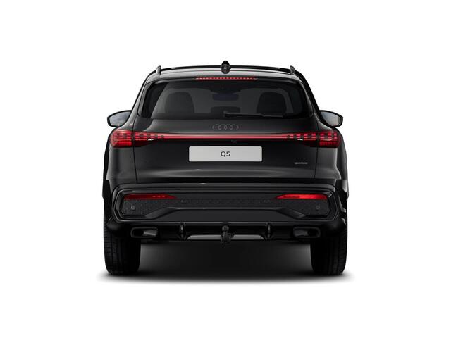 Audi Q5 2.0 TFSI e-hybrid quattro S edition 299 PK · 20" LM Velgen · Tech plus · Glazen panoramadak · Elek. wegklapbare trekhaak