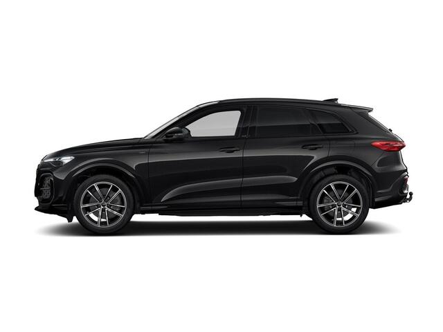 Audi Q5 2.0 TFSI e-hybrid quattro S edition 299 PK · 20" LM Velgen · Tech plus · Glazen panoramadak · Elek. wegklapbare trekhaak