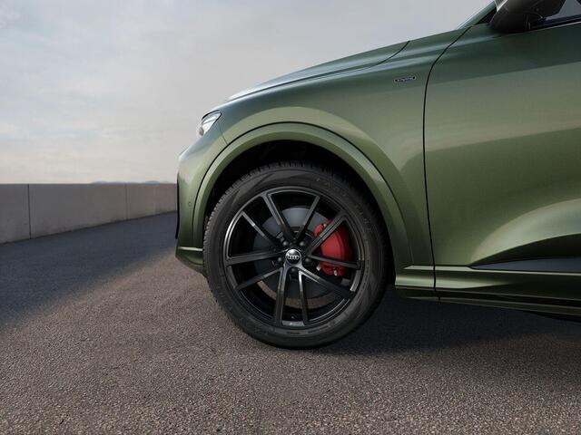 Audi Q5 Sportback S edition Competition e-hybrid 270 kW / 367 PK | Techniekpakket plus | Panoramadak | Carbon interieur | Ambiente verlichting |
