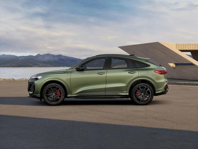Audi Q5 Sportback S edition Competition e-hybrid 270 kW / 367 PK | Techniekpakket plus | Panoramadak | Carbon interieur | Ambiente verlichting |
