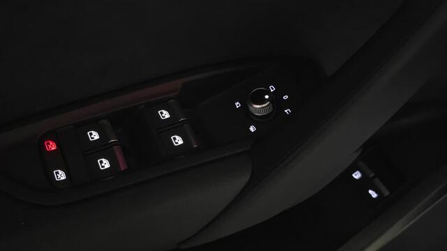 Audi Q5 50 TFSI e S edition | Hud | Trekhaak | Panorama | Carplay