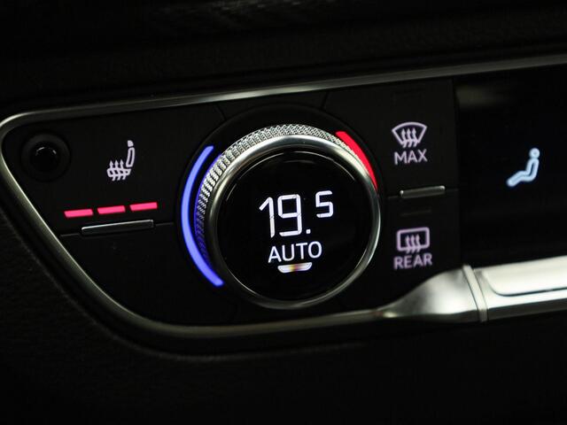 Audi Q5 2.0 TFSI/252PK quattro Sport S Line Black Edition · Panoramadak · Camera · Apple/Android Car Play · Head-up display · Stoelverwarming · Leder/Alcantara · 22"LM