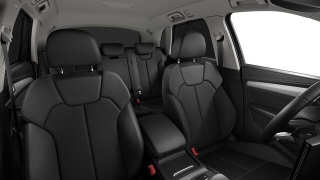 Audi Q5 55 TFSI e S edition Trekhaak - Privacy glas - Optiekpakket zwart plus - Zonwering - Comfort interieurvoorverwarming - MMI navigatie plus - Achterbank plus - Sportstoelen - Stoelen vóór verwarmbaar -