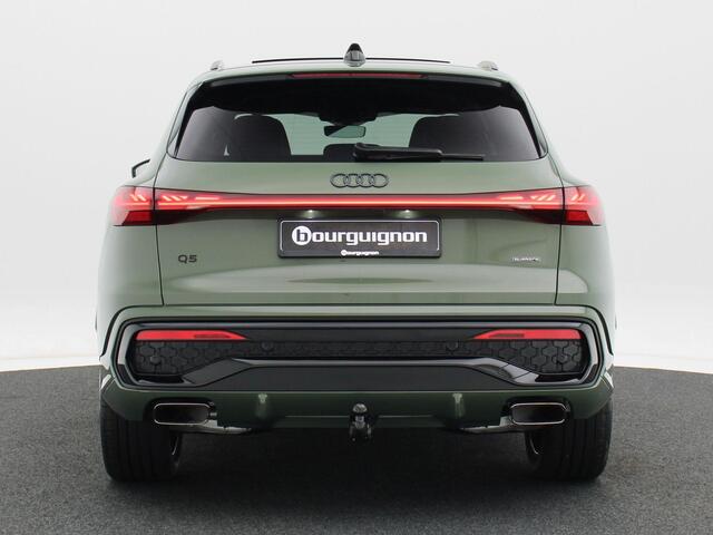 Audi Q5 S edition Competition e-hybrid | 367 PK SUV | Panorama glasdak | Privacy glas | 20 inch velgen | Trekhaak | Tech Pro |