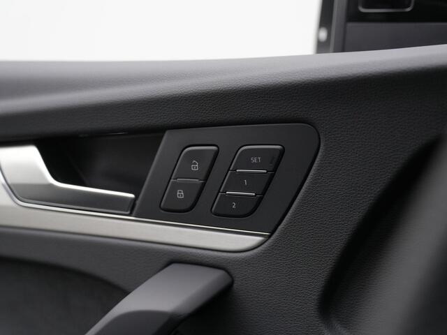 Audi Q5 55 TFSI e 367 pk S-tronic quattro S edition Competition / S-Line | Panoramadak | Trekhaak | Luchtvering | Fijnnappa leder | Geheugenstoel | Head-up display | Bang & Olufsen
