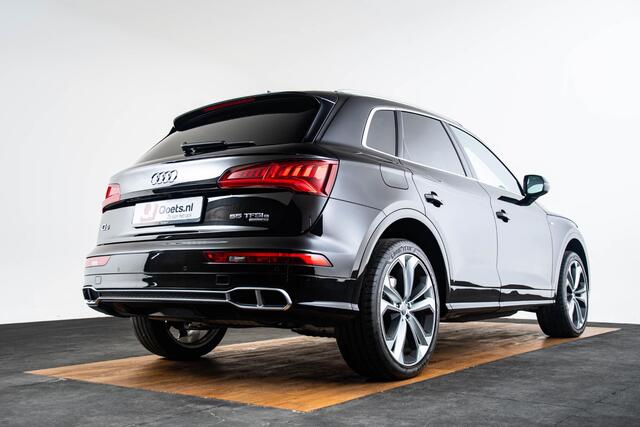 Audi Q5 55 TFSI e quattro Competition S-Line - Panoramadak - B&O - Achterbank plus - Parkeerhulp plus - Buitenspiegels, elektrisch inklapbaar - Interieurvoorverwarming - Zonwering achterportierruiten - Multifunctioneel stuur plus -