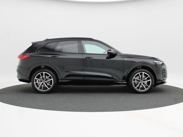 Audi Q5 S edition 2.0 TFSI e | 299 PK | 21 inch velgen | Panorama glasdak | Privacyglas | Zwart optiek |