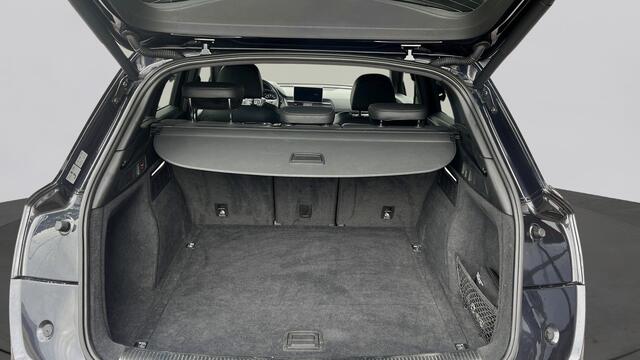 Audi Q5 2.0 TFSI 252pk Quattro S Line Edition / Getint Glas / Wegklapbare Trekhaak / Hill Hold