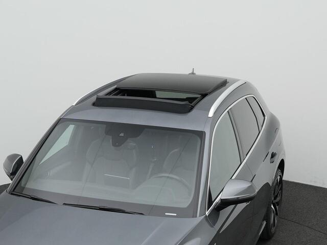 Audi Q5 55 TFSI e 367 pk S-tronic quattro Competition / S-Line | Panoramadak | Trekhaak | Matrix LED | Achteruitrijcamera | Adaptive Cruise