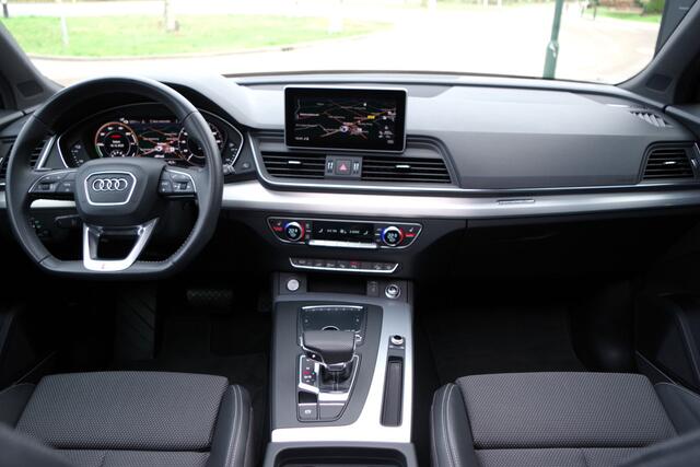 Audi Q5 55 TFSI e 367 PK Quattro Competition, Luchtvering, Trekhaak, Panoramadak, 360 Camera, B&O Sound