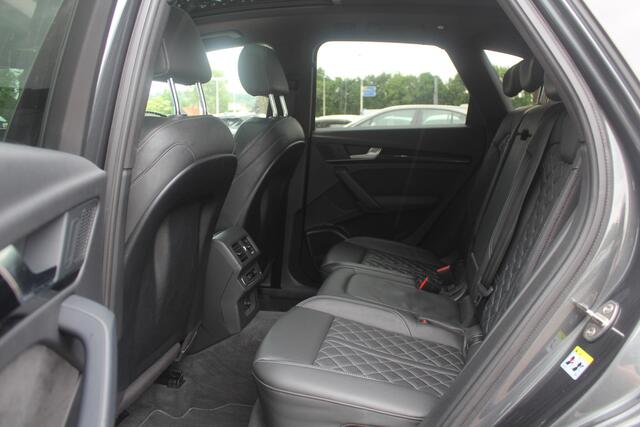 Audi Q5 55 TFSI e quattro Competition / Panoramadak / 360Camera / RS Seats / B&O / 20'' / Matrix LED / Keyless / Virtual Cockpit / Stoelverwarming 4x / Dodehoek / DAB / ACC