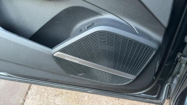 Audi Q5 2.0 TFSI quattro Launch Edition S-LINE / LUCHTVERING / RS STOEL / PANORAMADAK / KEYLESS / BANG&OLUFSEN / CAMERA / FULL LED / CARPLAY / NL-AUTO