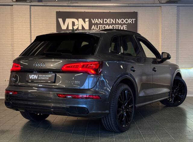 Audi Q5 55 TFSIe Quattro S Line Black Edition 367pk Luchtvering Camera 21''