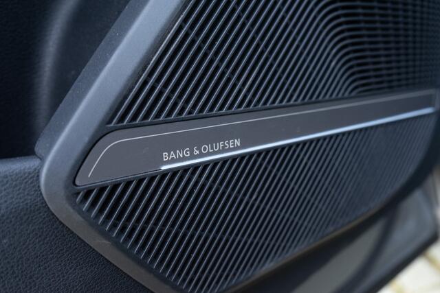 Audi Q5 50 TFSI e quattro S-Line ACC Pano Matrix 360 Luchtv. Memory Ambient Trekhaak