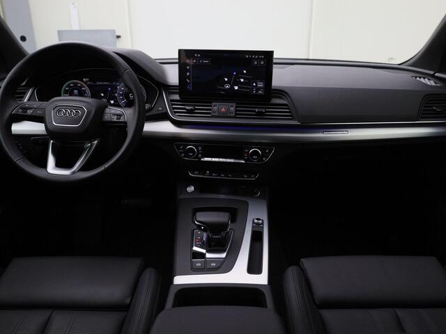 Audi Q5 50 TFSIe 220kW/299PK S edition quattro · Panoramadak · Camera · Elektrische Stoelverstelling · Apple/Android Car Play · Trekhaak · Leder · Garantie t/m 11-06-2030 of 100000km